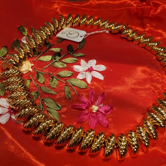 St .John gold plate necklace, runway style